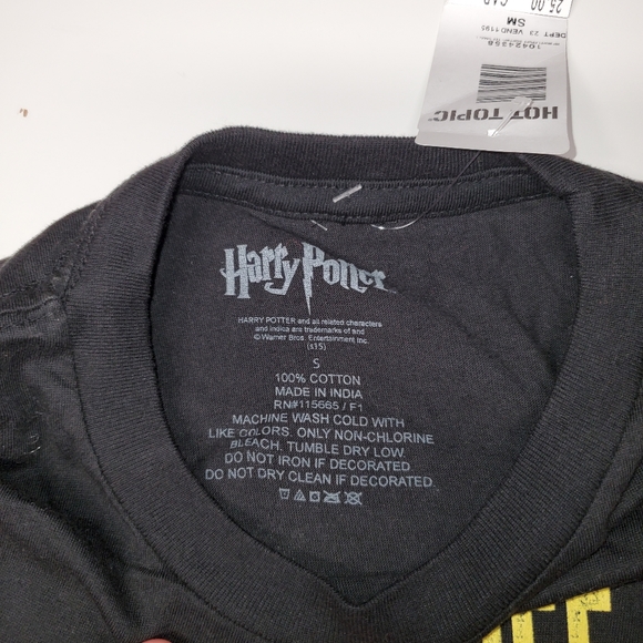 Harry Potter tshirt HUFFLEPUFF - Picture 3 of 4